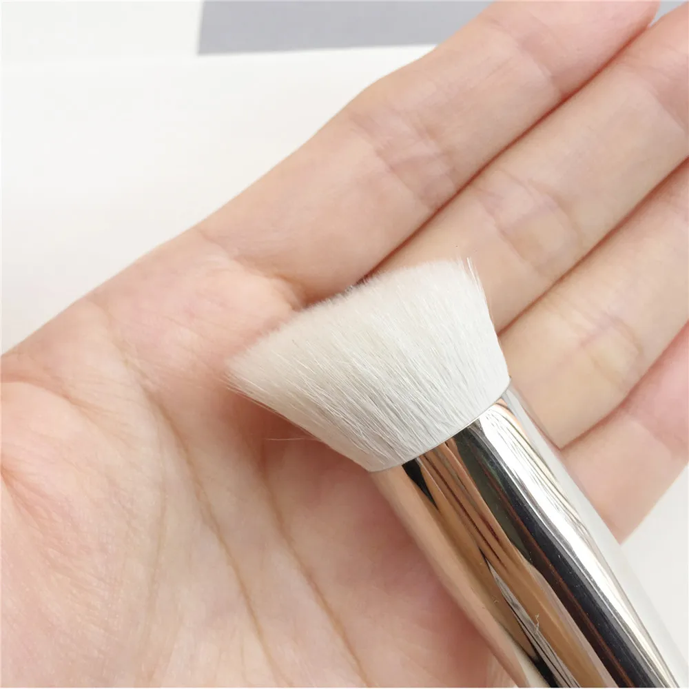 Trish McEovy Brush 71 Perfect Face _ 10