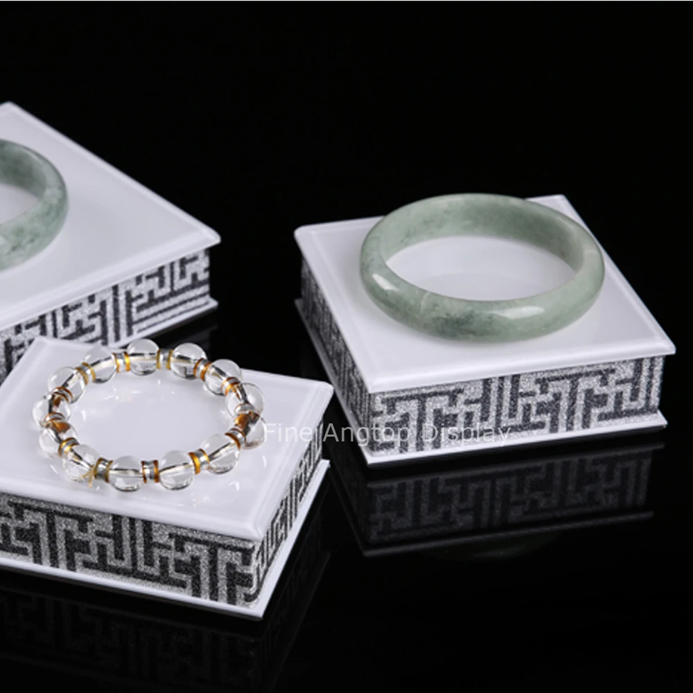 

White Color Acrylic Jewellery Display Bracelet Holder Jewelry Show Stand for Jade,Pearl earrings Pendants