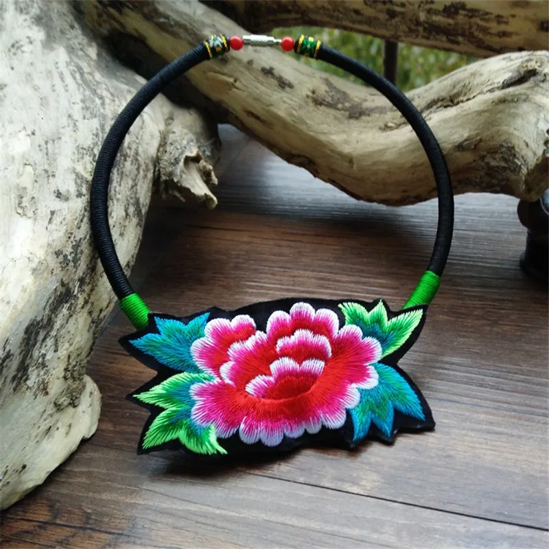 Этнический стиль Торки ручной работы цветные Вышивка Бабочка/пион цветочное ожерелье Преувеличенные ювелирные изделия