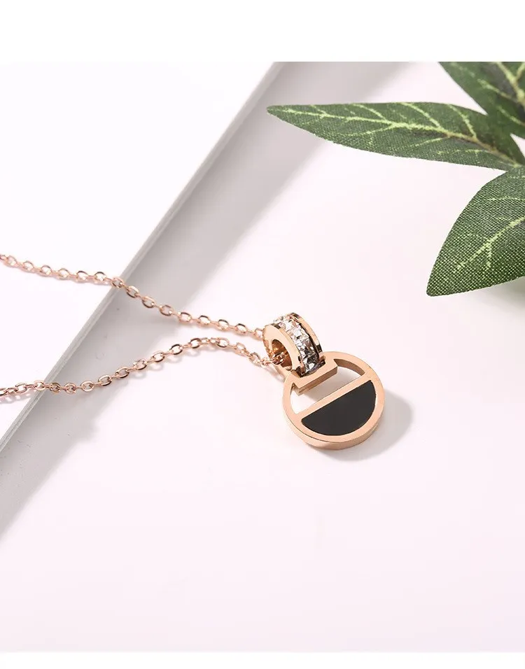 

2019 European new Fashion Simple women necklace Fine jewelry Crystal from Swarovski Semicircular titanium steel Zircon Necklace