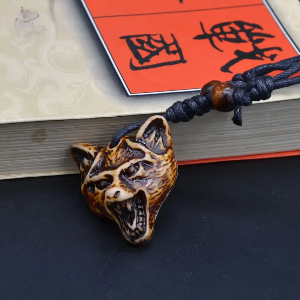 UMGODLY Cool Retro Wolf Totem Pendant Imitation Yak Bone Tribal Hawaiian Surfer Wood Beads Choker Necklace Talisman Man Jewelry UMGODLY Cool Retro Wolf Totem Pendant Imitation Yak Bone Tribal Hawaiian Surfer Wood Beads Choker Necklace Talisman Man Jewelry