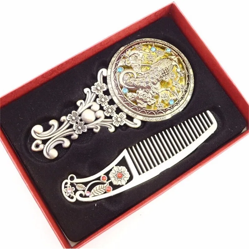 2Pcs/Set Retro Bronze Handheld Hollow Cosmetic Mirror Comb Set Feminine Hygiene Product for Health Care Supplies Random Color