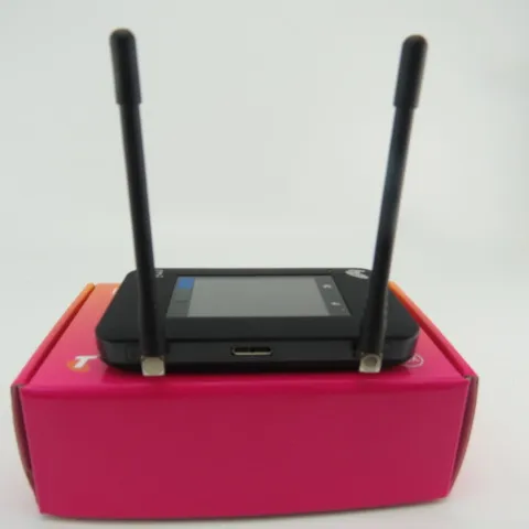 Aircard 790s (AC790S) 4G Mobile Hotspot LTE CAT6 Portable WiFi Router (plus antenn)