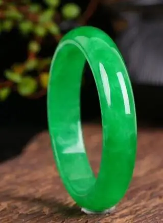 emerald green jade bangle