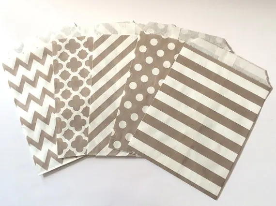 

500pcs Gray Party Favor Bags 5x7 Paper Treat Bags Grey Candy Buffet Wedding Party Favor Bags Goodie Popcorn Bakery Bags