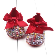 Модные стразы детская обувь принцессы первые ходунки шикарные кроссовки на мягкой подошве для девочек Мокасины с бантом для младенцев