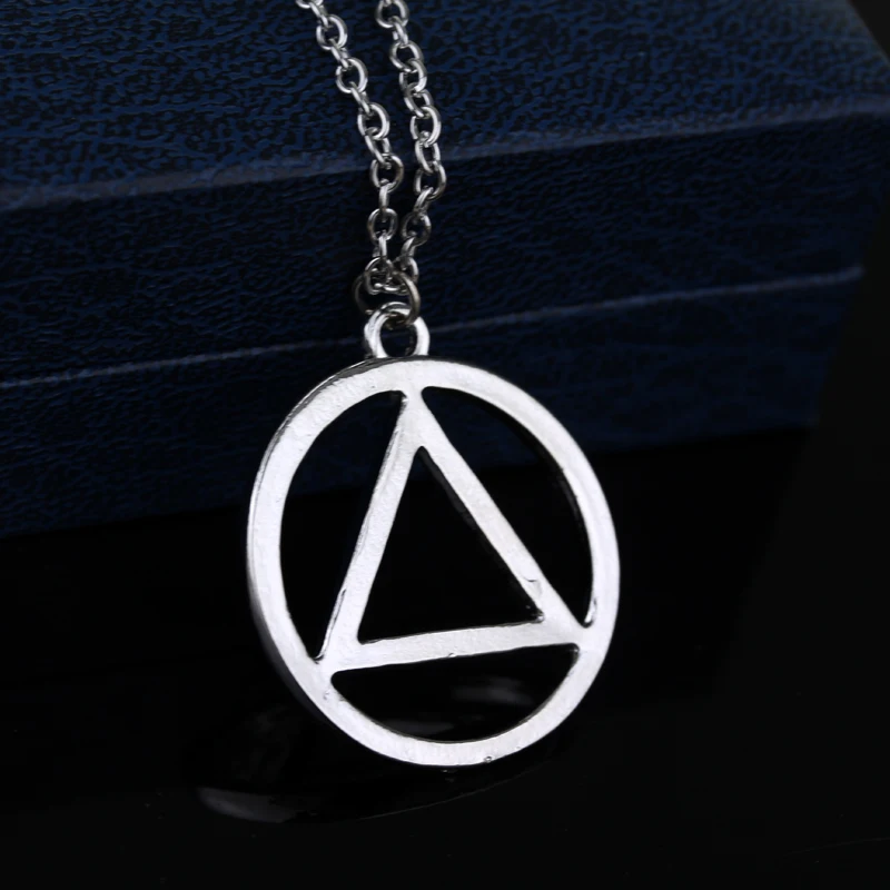 

Hip Hop Celebrity Star peripheral Products Necklace Eminem Triangle Pendants Necklace