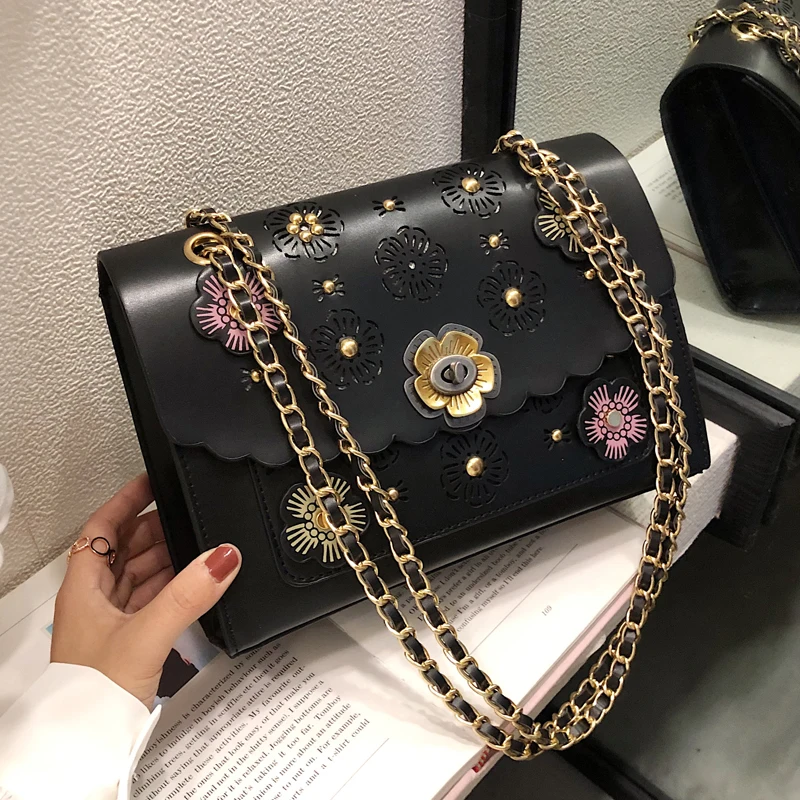 

New small bag handbags new 2019 tide fashion Messenger bag wild chain shoulder hollow flower small square bag
