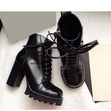 Шикарные ботинки черного цвета из искусственной кожи на высоком квадратном каблуке, на платформе, полусапожки модные женские туфли круглый носок на не сужающемся книзу массивном каблуке; ботильоны на шнуровке сапоги