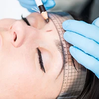 Иглы татуировки Постоянный макияж бровей губ Microblading 100 шт. 3D вышивка стерилизованные лезвия татуировки Руководство Pen машина