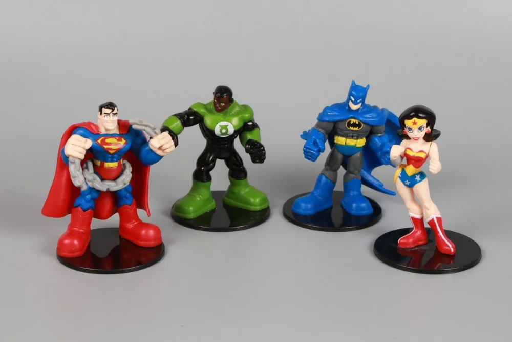 

4pcs Set The DC super heroes Batman Superman Wonder Woman Linterna Verde Figure in Simple package