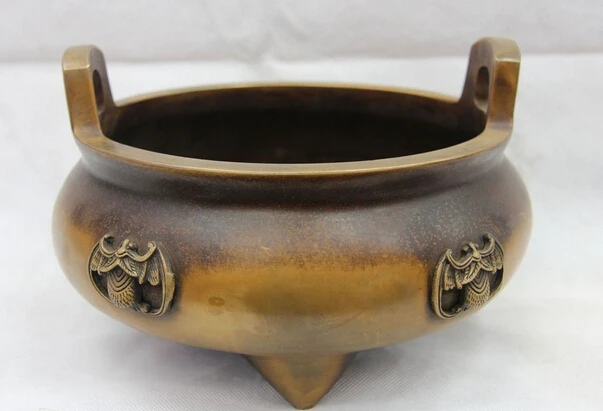 

Elegant old S1378 Chinese Folk Pure Bronze Copper Temple Bat Two Ears Ding Incense Burner Censer statue (A0322) A0403