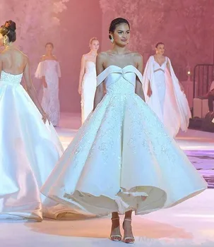 

Ball Gown White Prom Dresses Elegant Draped Off the Shoulder Floor Length Appliques Sexy Celebrity Formal Evening Gowns