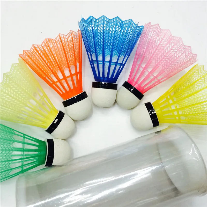 Обычные недорогие продукты 12 шт. нейлоновые шарики для бадминтона Волан прочные птички пластиковые для спортивной игры тренировочный цвет