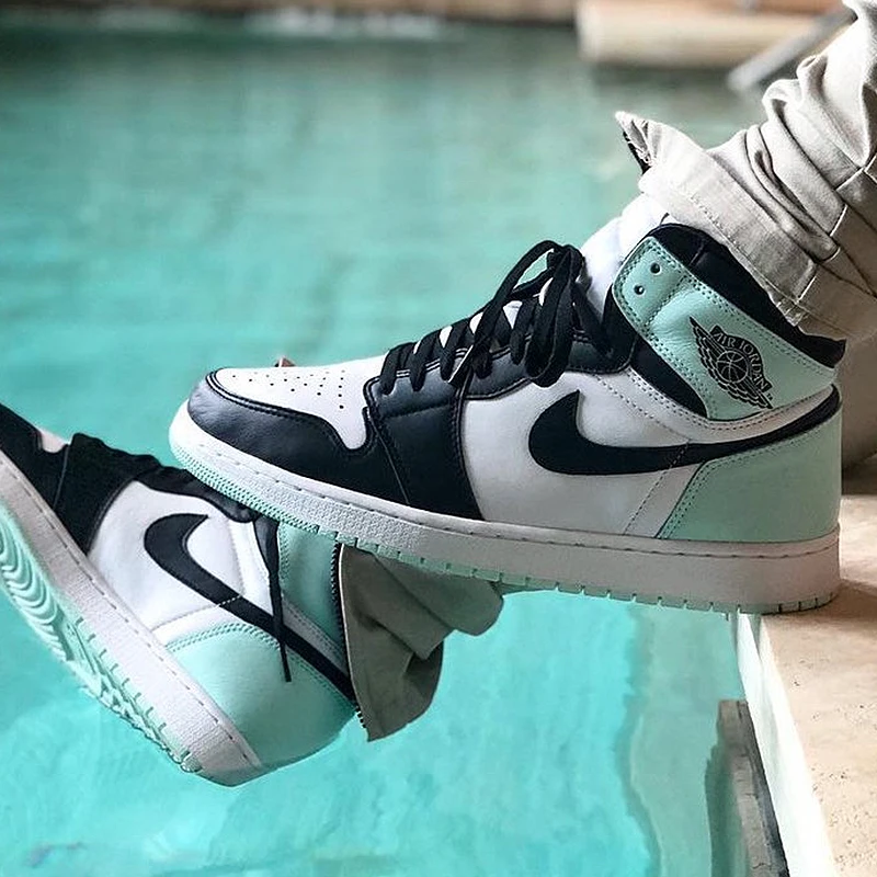 nike air jordan mint green