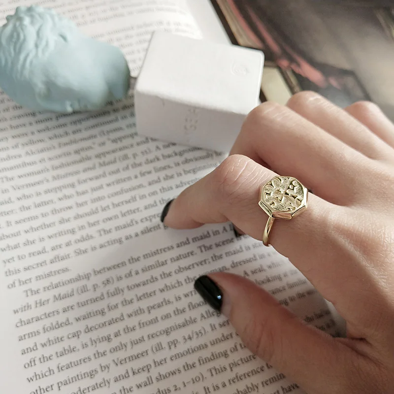 

WTLTC 925 Sterling Sliver Small Coin Rings for Women Personality Abstract Disc Ring Femme Medallion Rings 2019 Vintage Jewelry