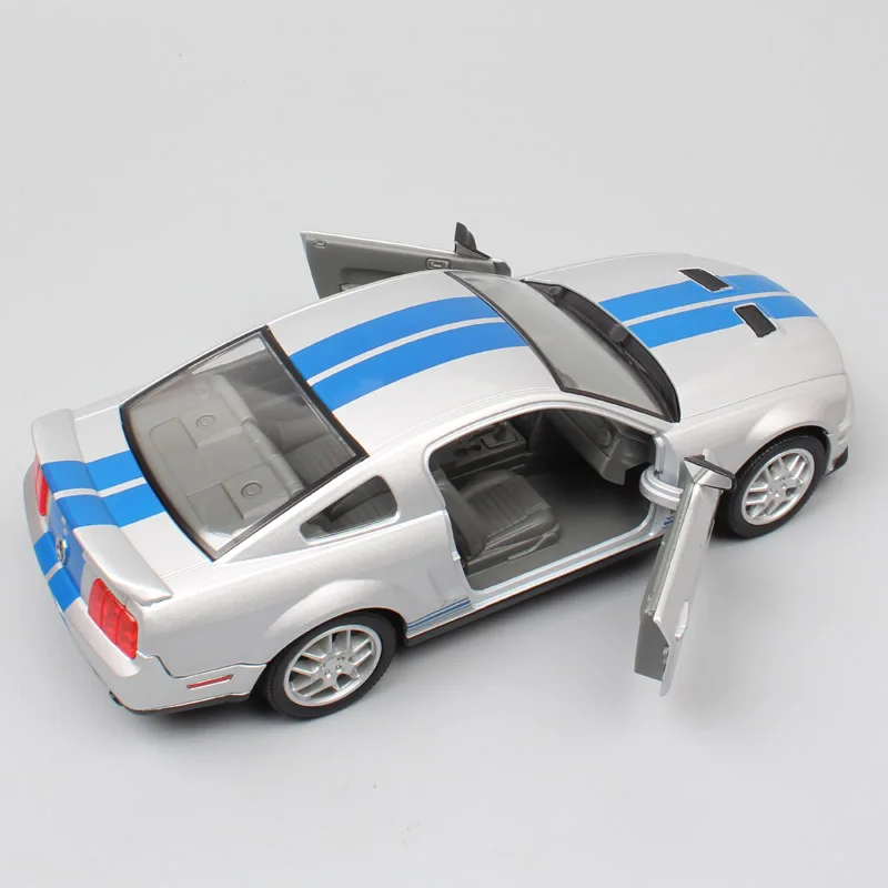 1/24 дорожный знак Ford Mustang Shelby GT 500 мышечные гоночные машины 2007 литые под давлением автомобили Весы Модель Миниатюрная игрушка для детей