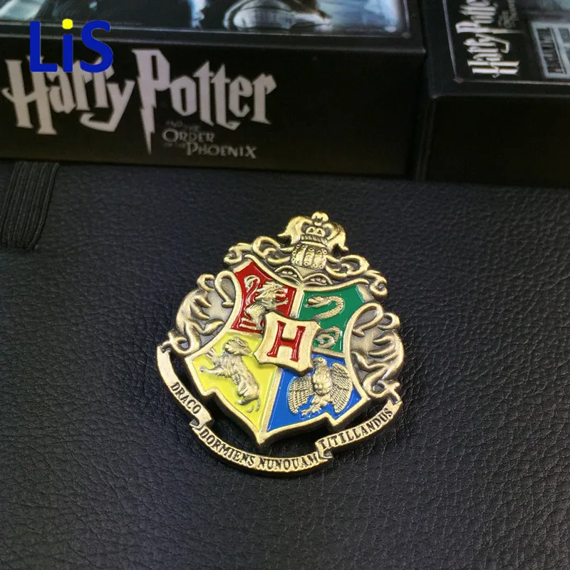 пепина. жетоны факультета hogwarts legacy. гарри поттер значок хогвартса. где жетоны хогвартса. гарри поттер инициалы.