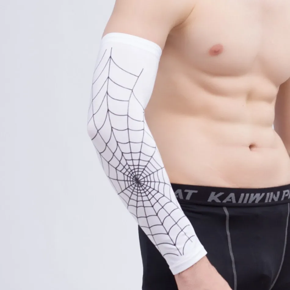 1 шт. спортивные нарукавники спайдерпаутина ледяная ткань Mangas теплые летние УФ-Защитные солнцезащитные полосы для баскетбола волейбола велоспорта - Цвет: White Black