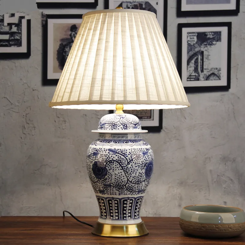 China Antique Living Room Vintage Table Lamp Porcelain Ceramic Table Lamp wedding decoration beautiful table lamp blue and white (1)