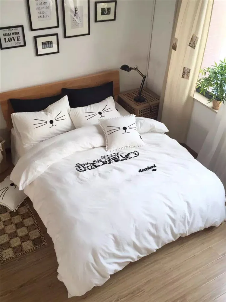 

The original ecology four piece washed cotton cats embroidery cartoon bedding sets sleep with the cat zebra animals sleephood