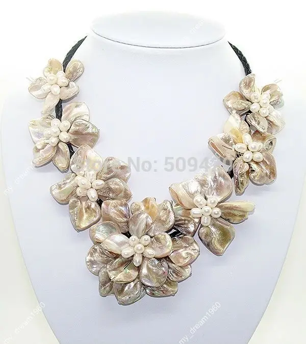 

Free Shipping >18" Natural Ivory white Mother of Pearl Shell Weave 7 Flowers Pendant Necklace