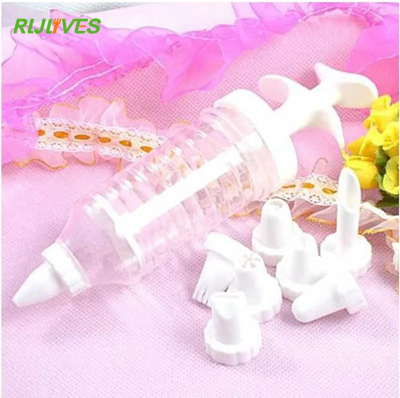 

1 Set=8Pcs Cake Decorating Tools Plastic Squeeze Cream Flower Bag Decorating Decorating Kit