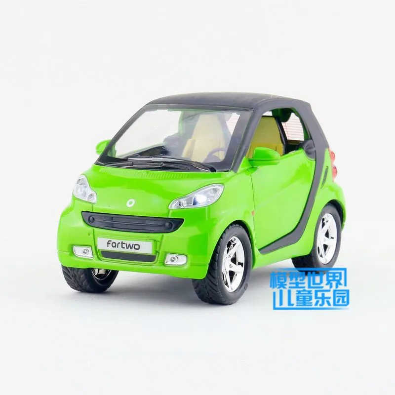1:32 Масштаб/Литье под давлением модель/Smart Fortwo SUV спортивный автомобиль/освещение и музыка/игрушка для детского подарка/Набор для обучения/Вытяжка