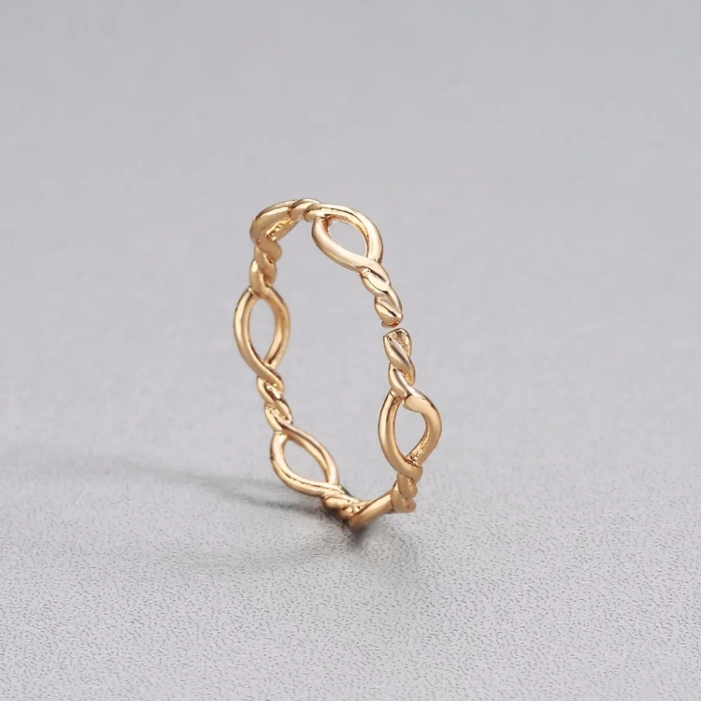 Gold twist ring