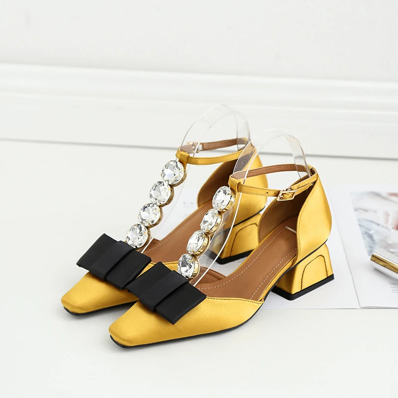 bow square toe heels