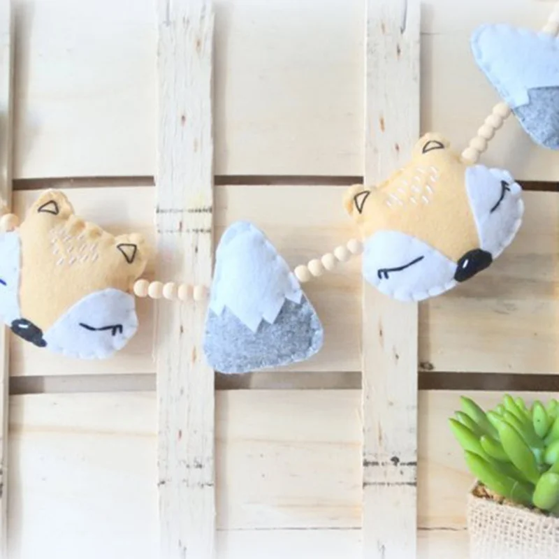 Fox de dibujos animados de madera hecho a mano perlas cadena colgando de la pared de la habitación de los niños pared Decoración Accesorios de fotografía decoración estilo nórdico