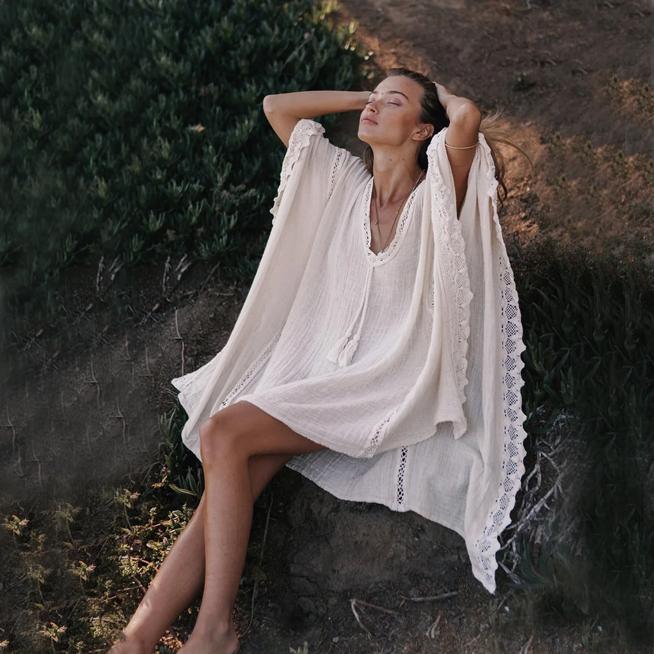 

Bohemian Summer Mini Dress Women 2019 Half Sleeve Sexy Hollow Out Beach Dress for Women Casual Loose Lace Tassel Dresses