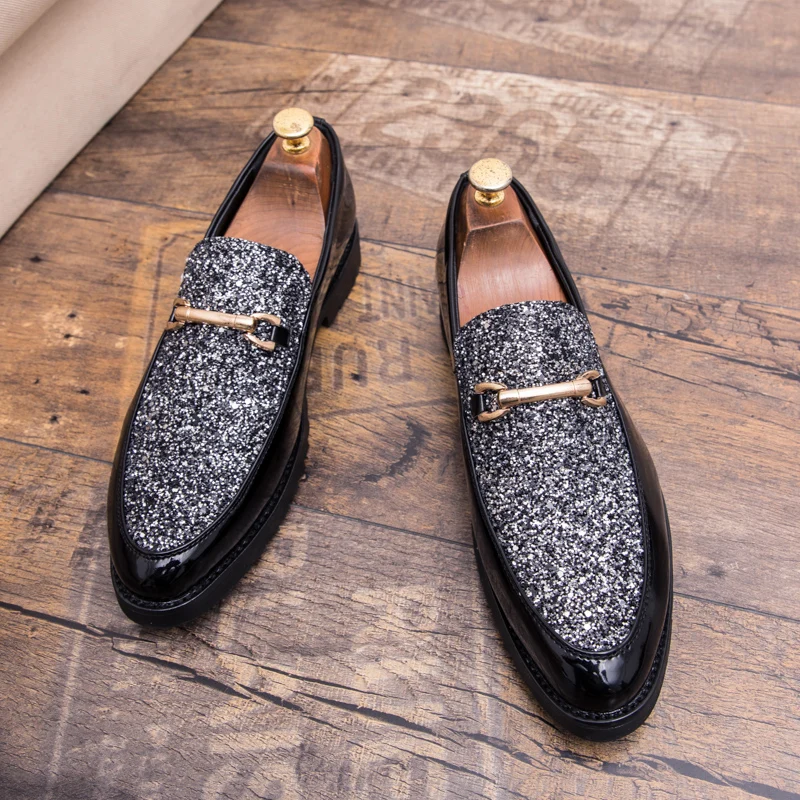 

Bright Leather Men Oxfords For Men Dress Shoes Men Formal Shoes Pointed Toe Business Wedding Metal Decoration Driving Shoes C4