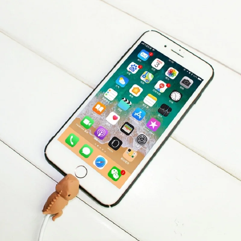 

1pcs Dropshipping Cable Bite Cartoon Animal Shape Silicone Data Cable Cover Protection Data Line Funny Cable Bite Protector