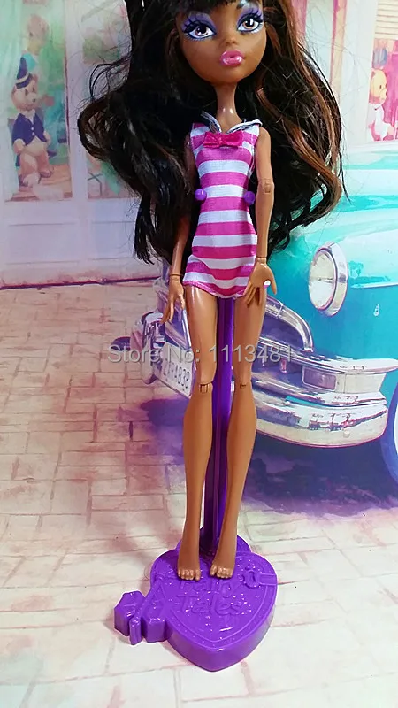 Monster Doll Stands (11).jpg