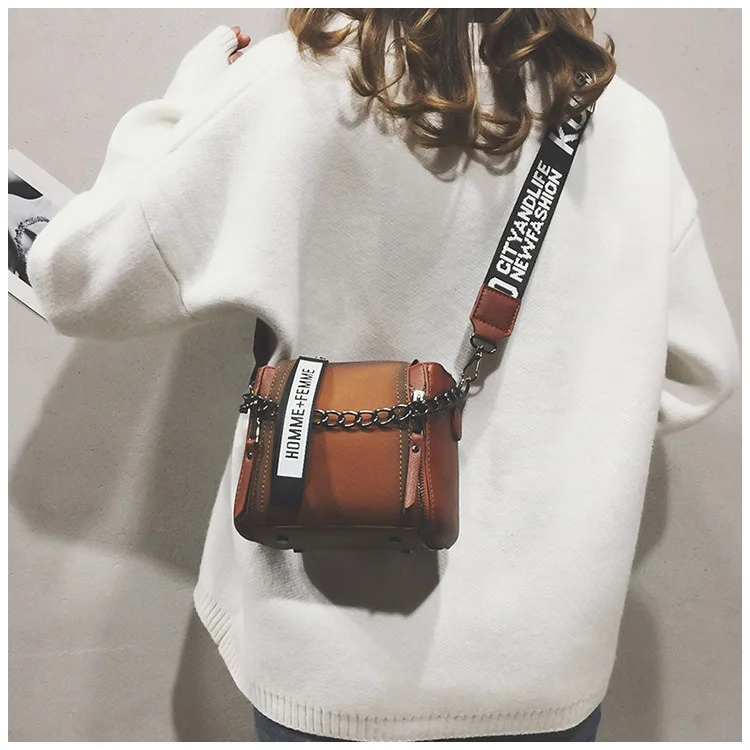 

Autumn handbag 2019 new chain handbag Korean version of the wild shoulder Messenger bag retro frosted casual bucket bag C207