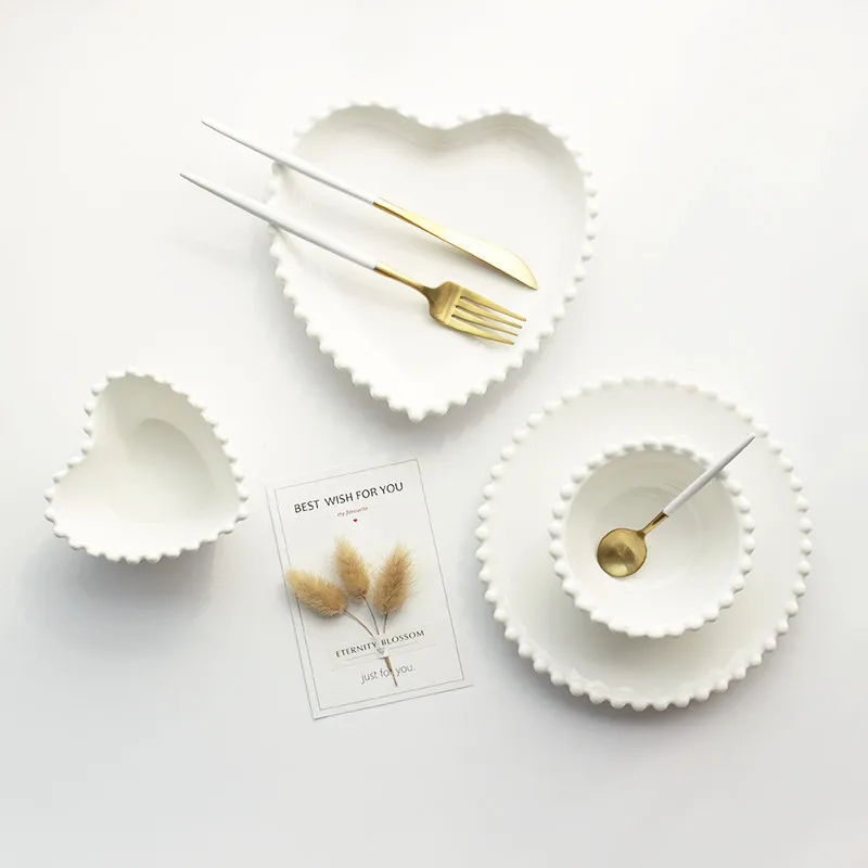 

Multi-project White Dish Plate Minimalist Ceramic Bead Edge Heart-Shaped Beads Side Dish Dessert Plate Bowl Without spoon fork