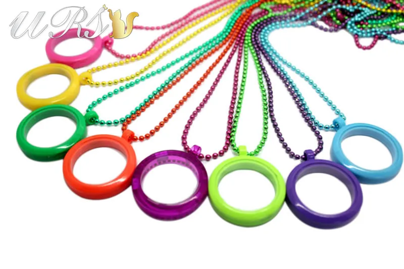 

30mm Magnetic Closure Acrylic Floating Locket Living Charm Locket with Colorful Necklace