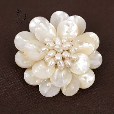 Natural-shell-pearl-flower-brooch-fashion(1)