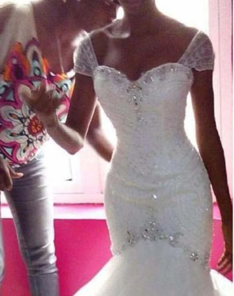

Wedding Dress 2019 Custom Made Crystal Wedding Dresses Mermaid V Neck Cap Sleeves Lace up Bride Gowns vestido de noiva