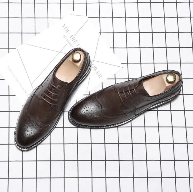 Модные Мужские модельные туфли в винтажном стиле; оксфорды на шнуровке; Мужская обувь с перфорацией типа «броги»; цвет черный, коричневый; размеры 45, 46, 44; men0008 - Цвет: brown