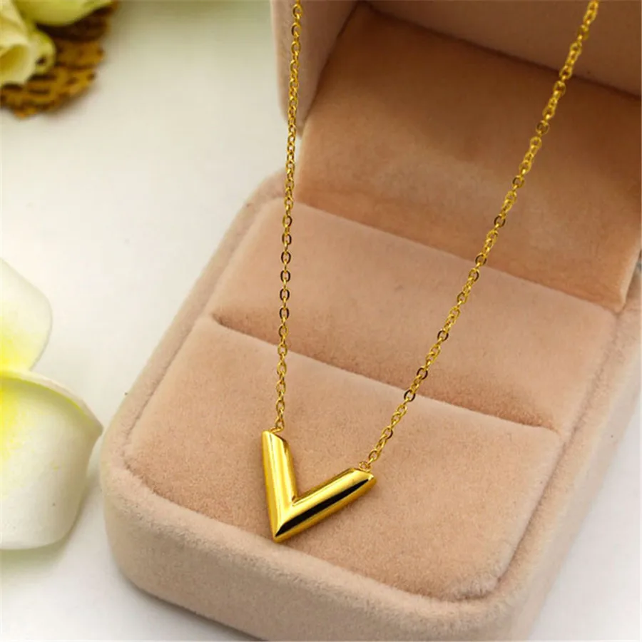 

Martick Top Grade Gold-color V Letter Shap Pendant Necklace Link Chain Necklace Woman Bijoux Jewelry P129