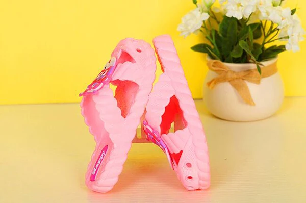 Детская обувь женские сандалии модная летняя для изготовления детской непромокаемой обуви пляжная обувь, сандалии тапочки ПВХ новые дешевые мягкие с закрытым носком Летающий робот голубого и розового цвета