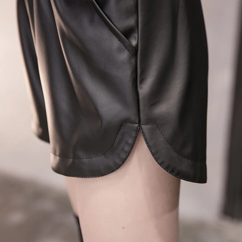 Женские повседневные черные шорты из искусственной кожи с карманами, свободные шорты на лето и осень, большие размеры