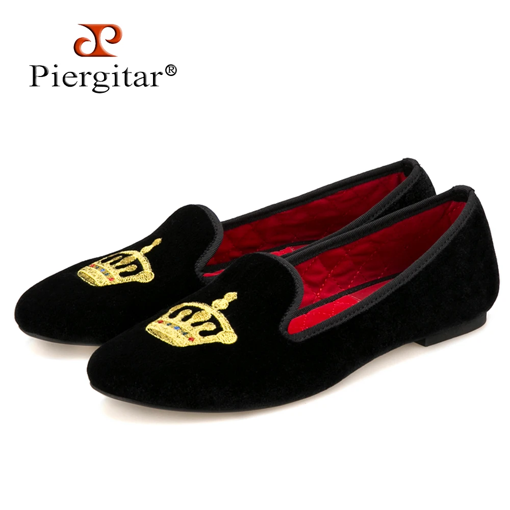 

Piergitar New Crown embroidery women velvet shoes party and wedding women loafers same style couple shoes fashion women's flats