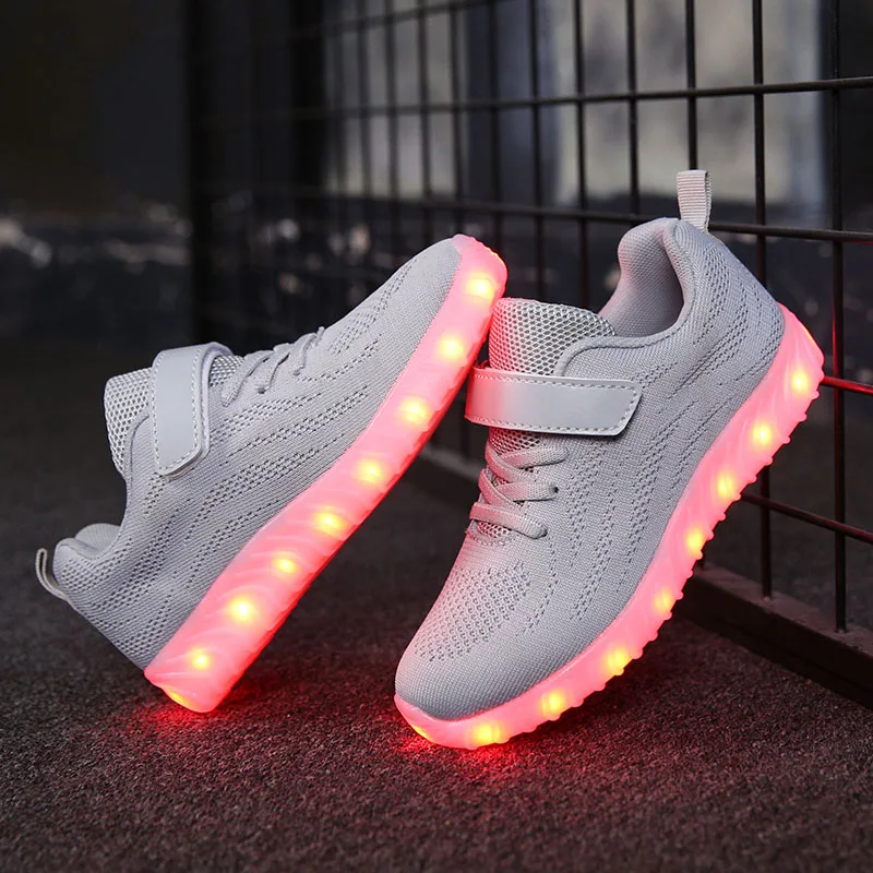 2018-Hot-Fashion-Brand-Girls-Boys-flash-lamp-Shoes-For-Children-LED-Light-Sneakers-USB-rechargeable (1)