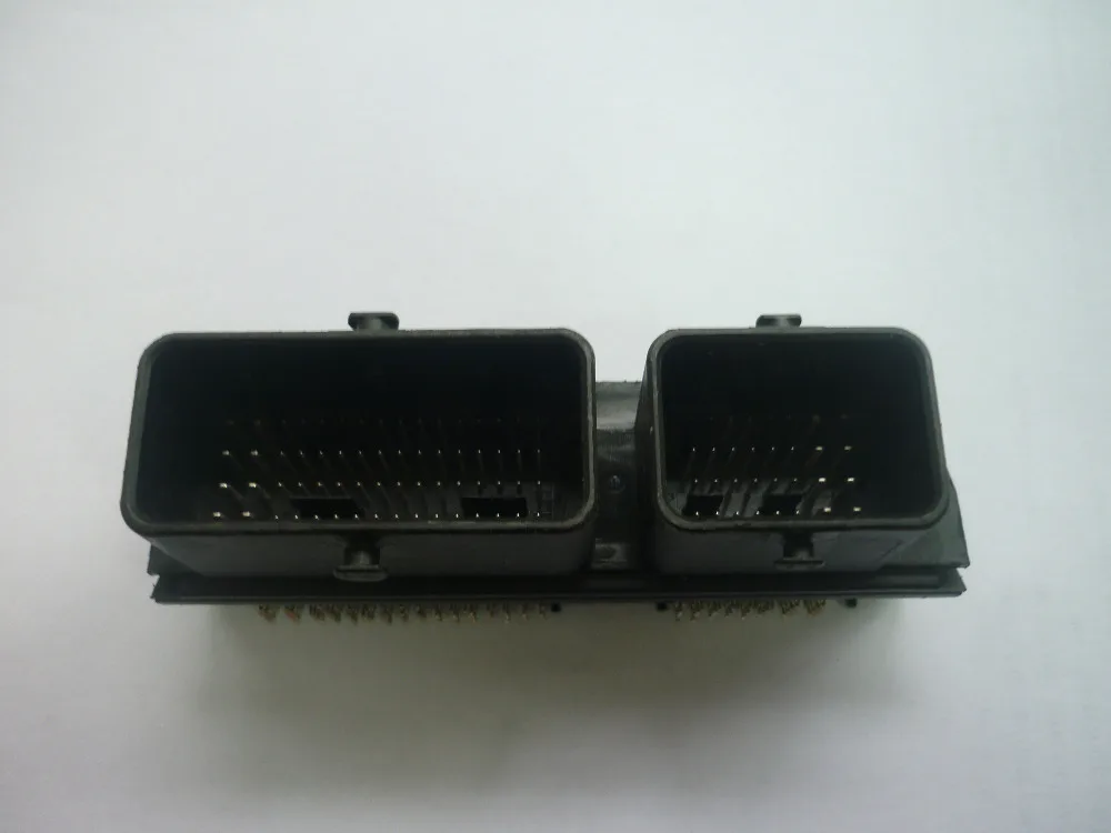 

1PCS Car computer board ECU (64P + 32P) 96-pin connector