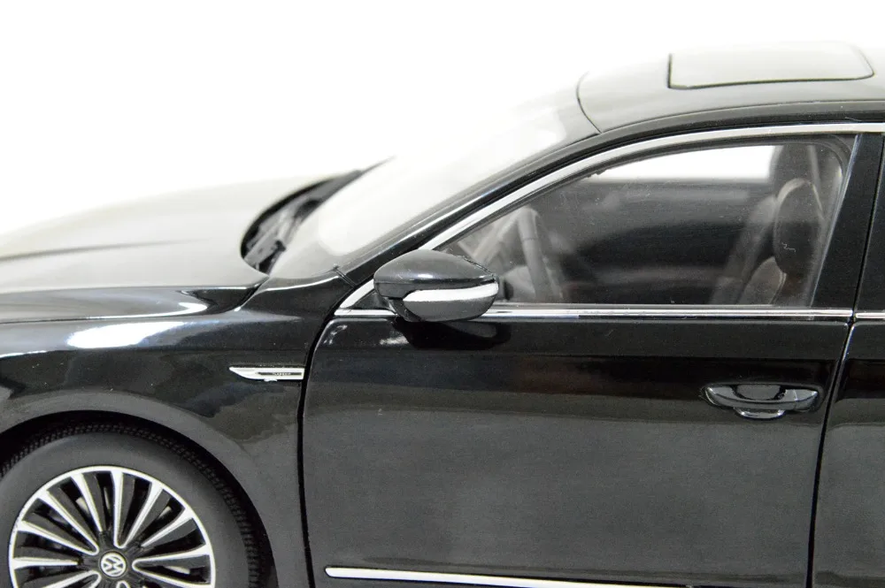 Volkswagen-New-Passat-2016_BK_10