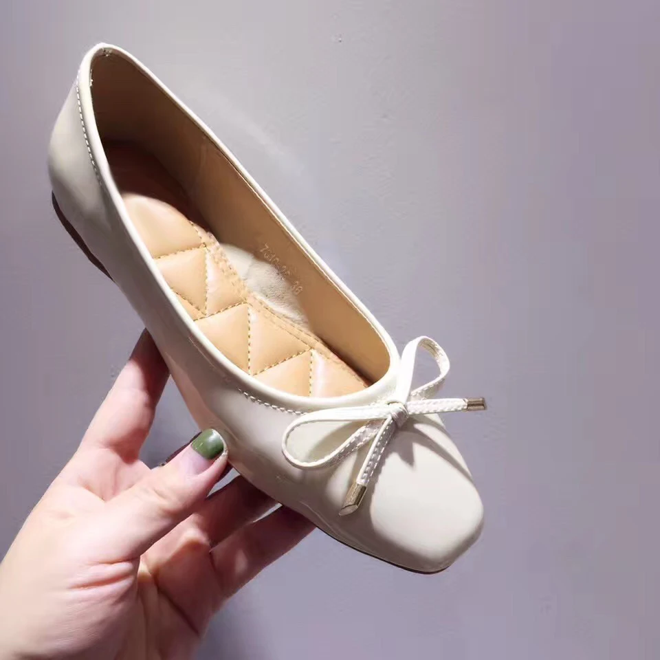

Sweet Bow Patent Leather Woman Shoes Flats Fashion Square Toe Women Flat Shoes Soft Loafers Zapatos Mujer Size 35-40