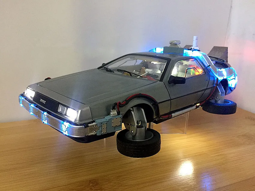 

Classic 1:18 Scale Back To The Future LED Light Edition Tire Reversible DMC12 Scifi Car Model New Year Gift Free Shipping
